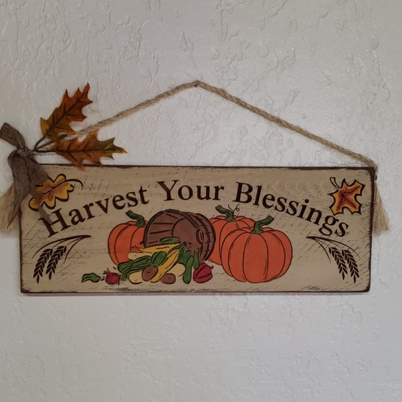 Fall Harvest Holiday Decor - Picture 1 of 4